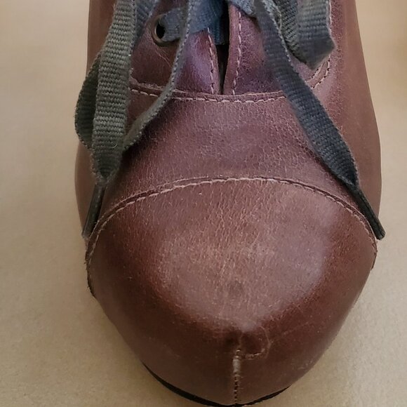 Restricted Brown Leather Lace-Up Oxford Heels – Size 9 - Picture 8 of 16